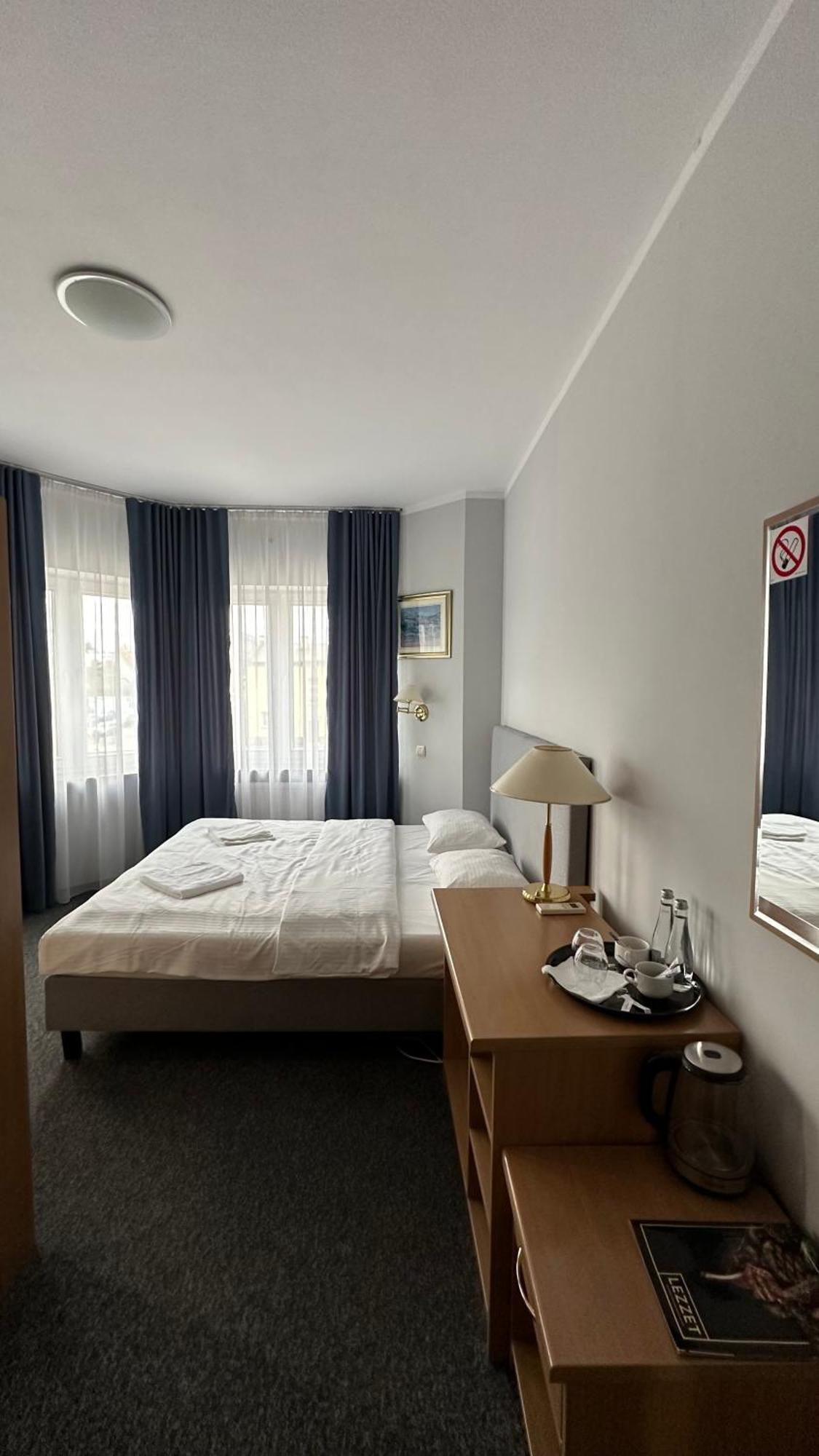 Lezzet B&B Pokoj Goscinny & Turkishrestaurant Warsaw Exterior photo
