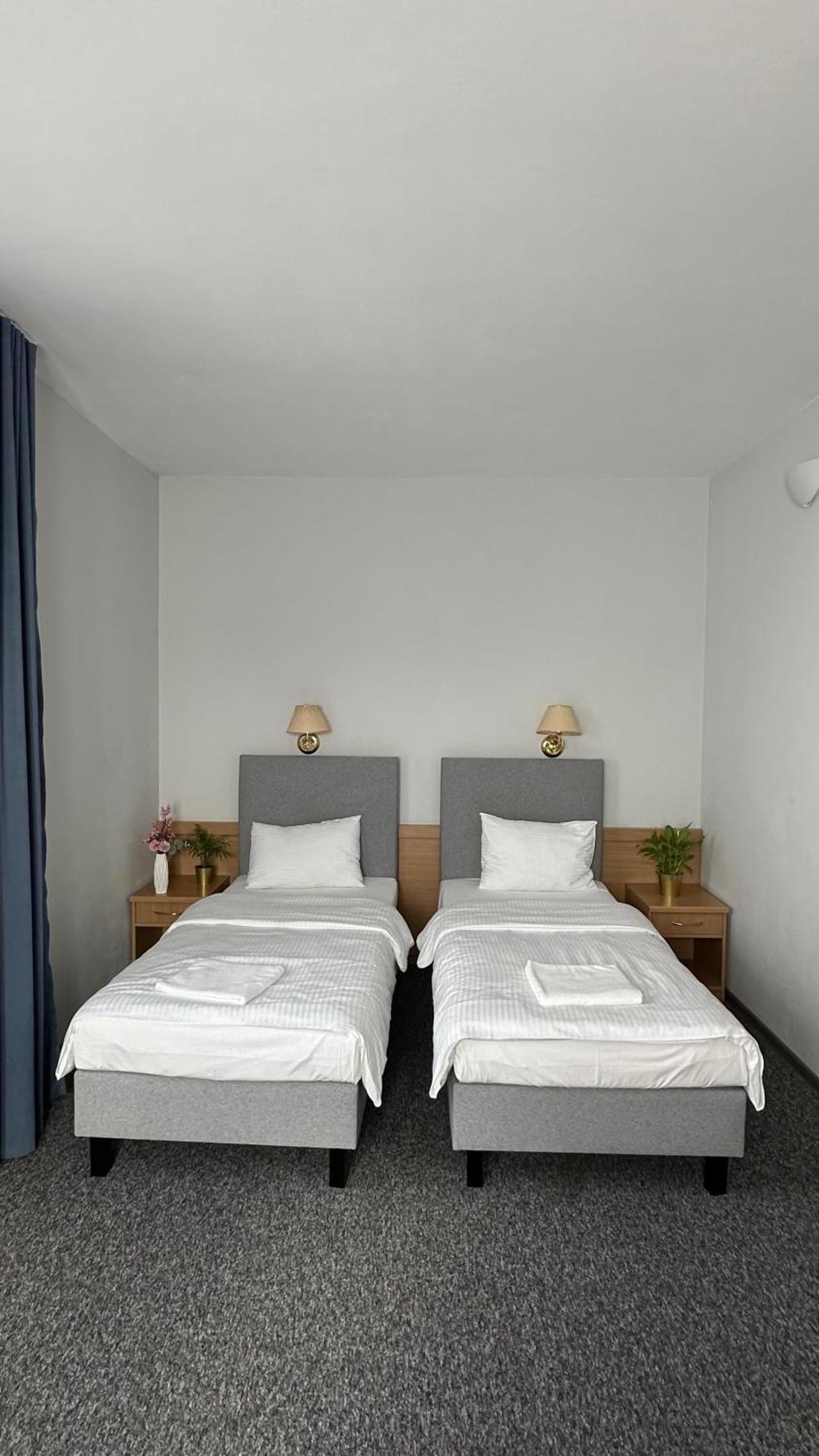 Lezzet B&B Pokoj Goscinny & Turkishrestaurant Warsaw Exterior photo