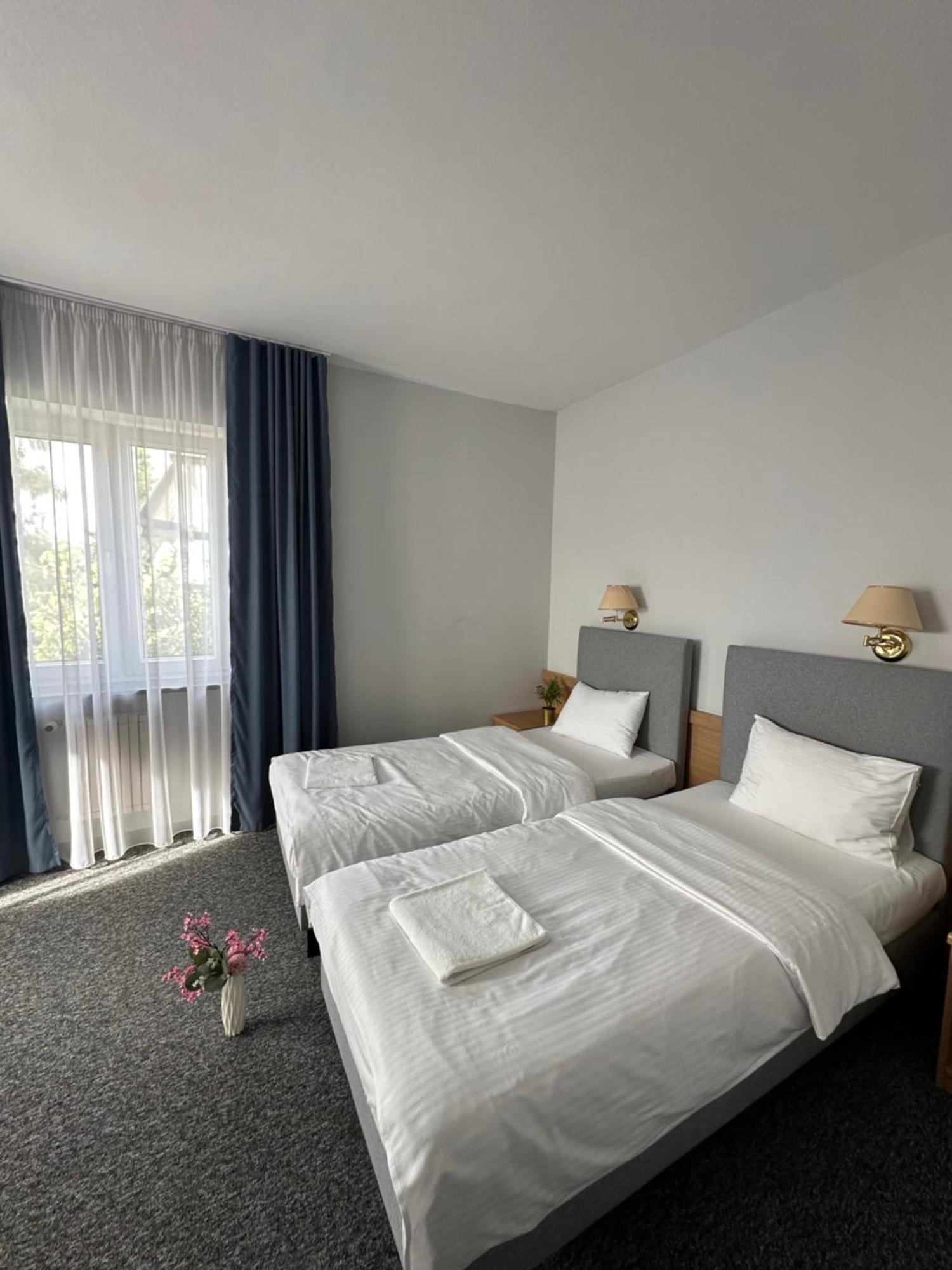Lezzet B&B Pokoj Goscinny & Turkishrestaurant Warsaw Exterior photo