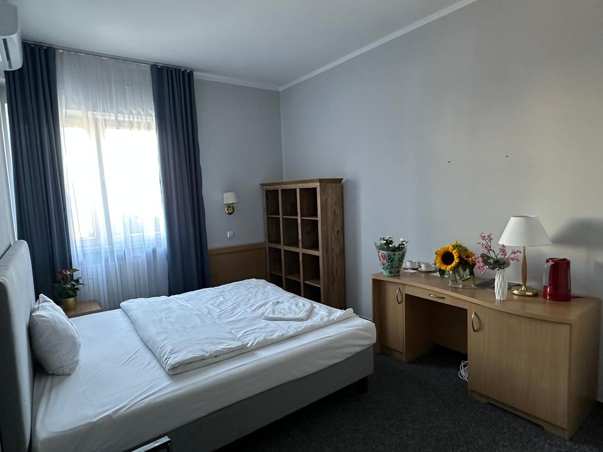 Lezzet B&B Pokoj Goscinny & Turkishrestaurant Warsaw Exterior photo